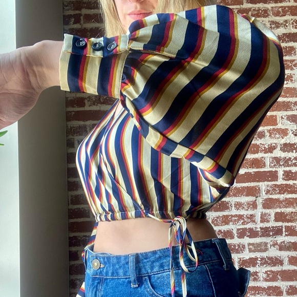 Forever 21 contemporary striped crop top - Picture 4 of 9